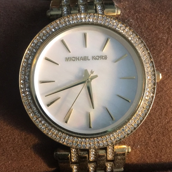 Michael Kors Gold Women’s Watch - Pearl Face - Picture 2 of 6